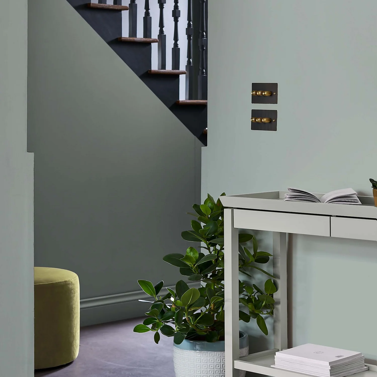 Laura Ashley Matt Emulsion Paint Grey Green - 2.5L 2 Laura Ashley Matt Emulsion Paint Grey Green - 2.5L - Image 2