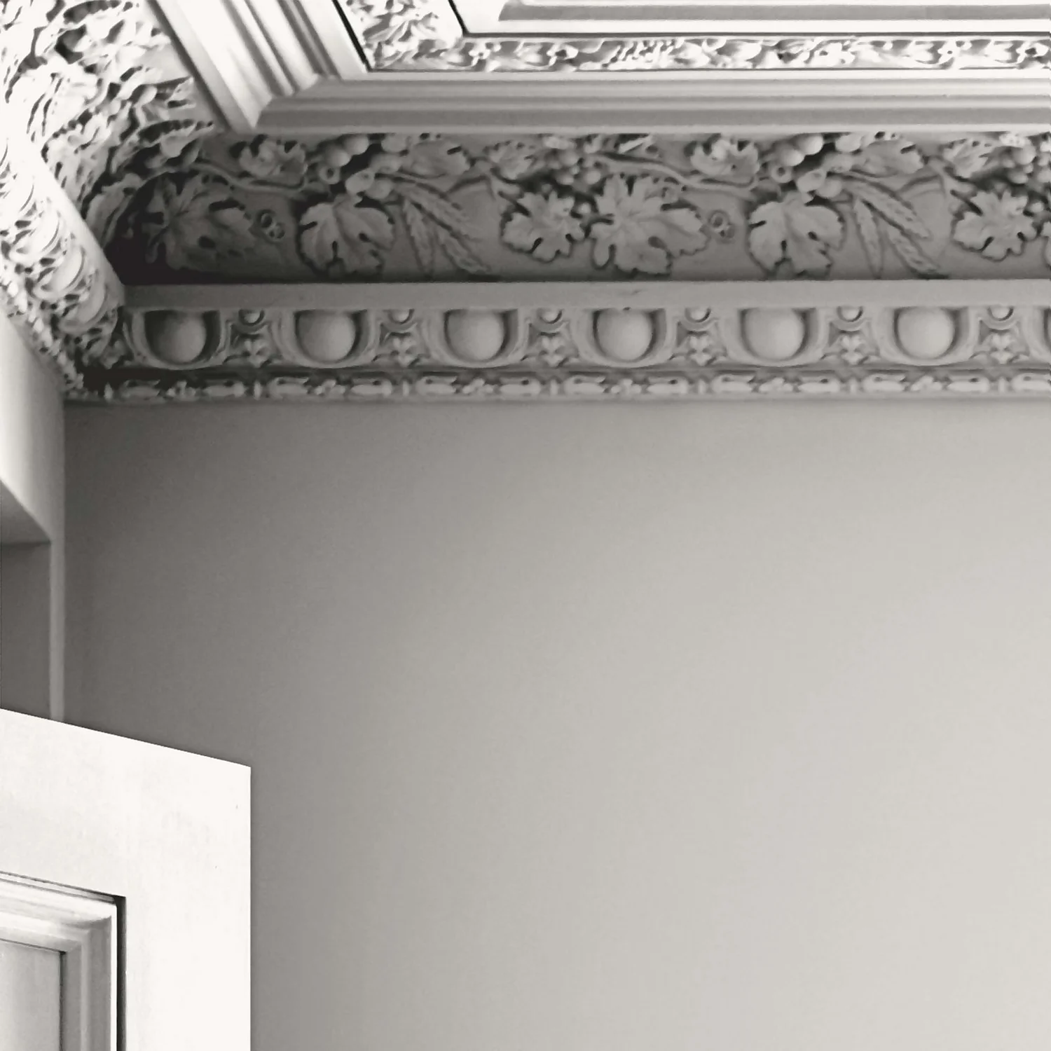 Laura Ashley Matt Emulsion Paint Cotton White - 5L 3 Laura Ashley Matt Emulsion Paint Cotton White - 5L - Image 3