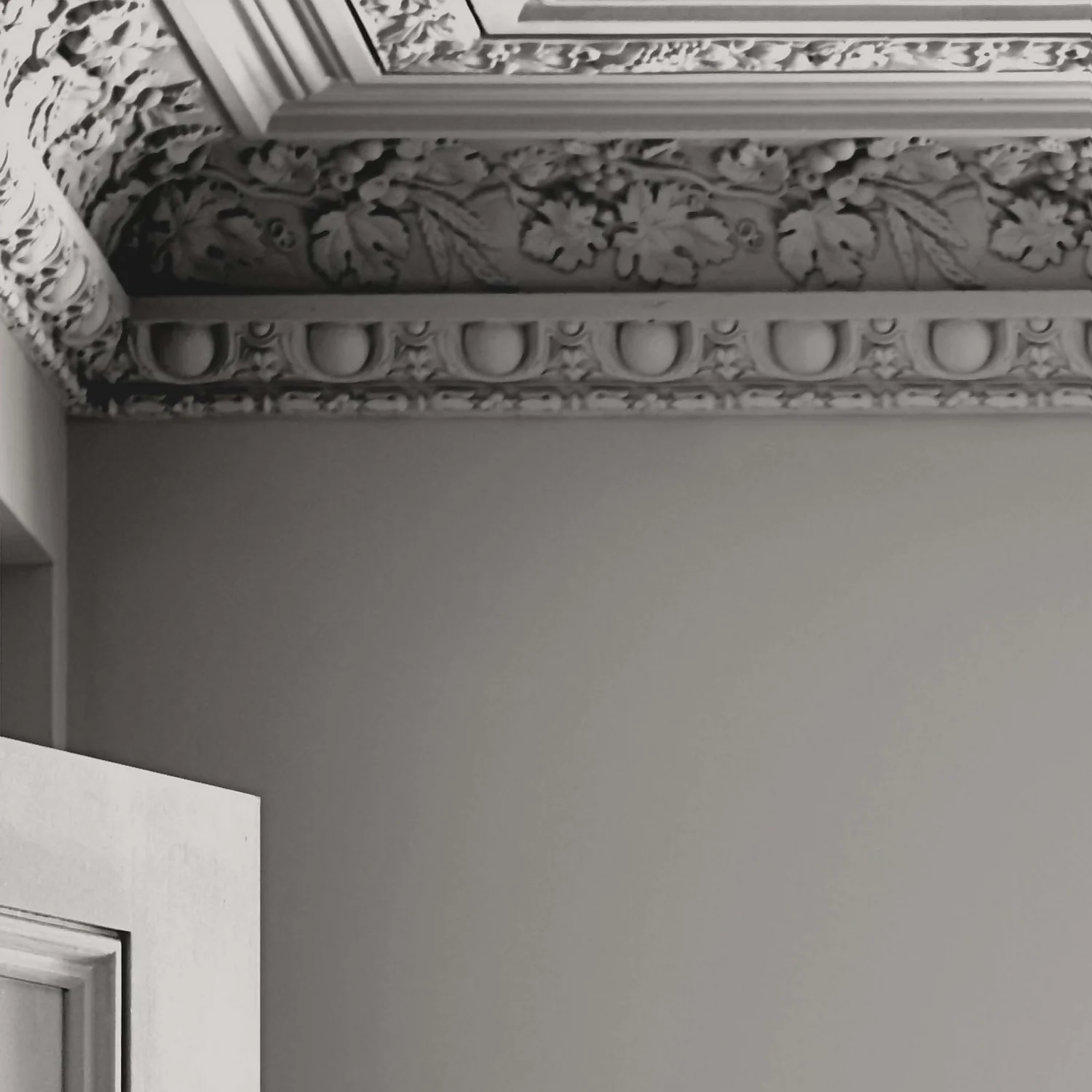 Laura Ashley Matt Emulsion Paint Dark Dove Grey - 5L 3 Laura Ashley Matt Emulsion Paint Dark Dove Grey - 5L - Image 3