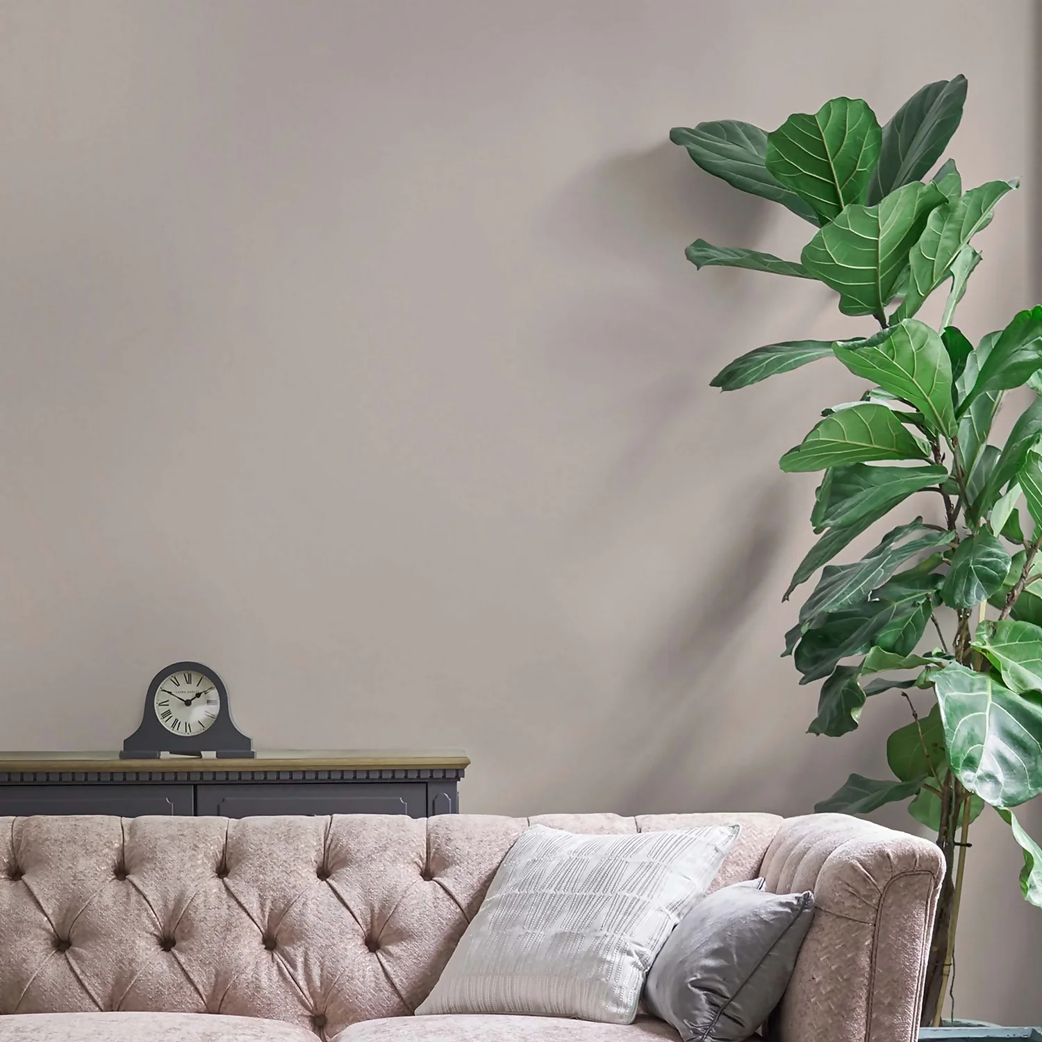 Laura Ashley Matt Emulsion Paint Pale Chalk Pink - 5L 2 Laura Ashley Matt Emulsion Paint Pale Chalk Pink - 5L - Image 2