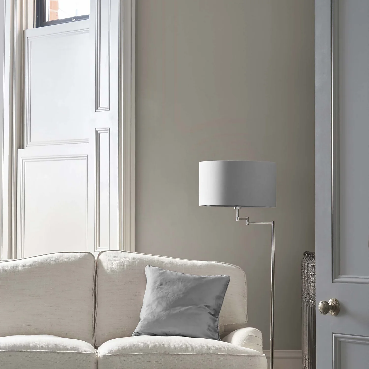 Laura Ashley Eggshell Paint Pale Ivory - 750ml 2 Laura Ashley Eggshell Paint Pale Ivory - 750ml - Image 2