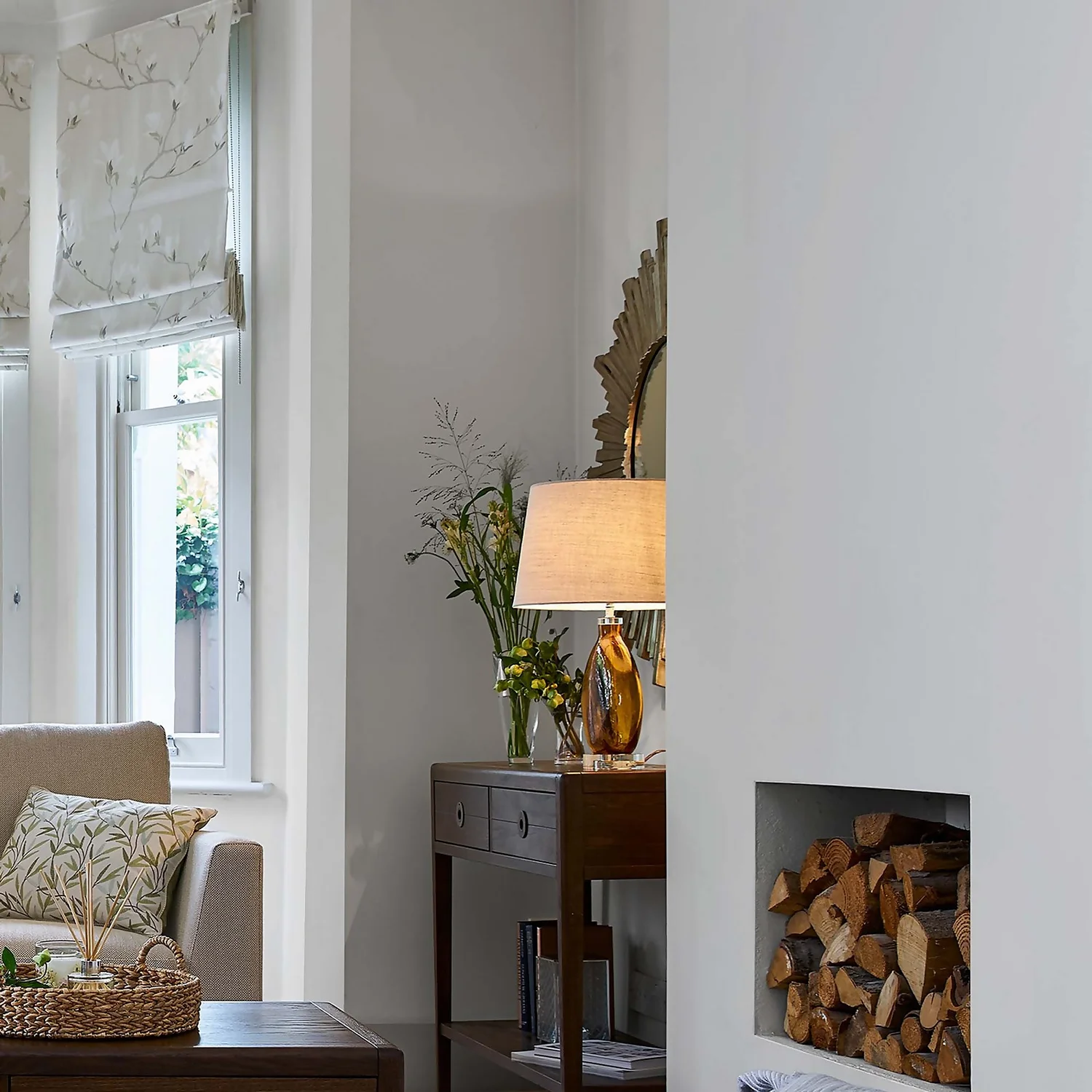 Laura Ashley Eggshell Paint Pure White - 750ml 2 Laura Ashley Eggshell Paint Pure White - 750ml - Image 2