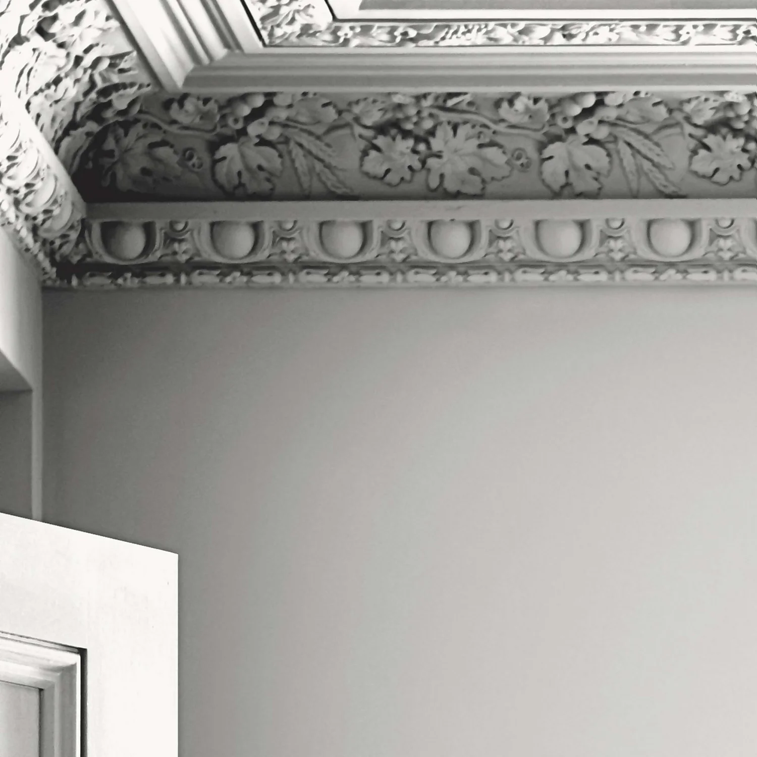 Laura Ashley Eggshell Paint Pure White - 750ml 3 Laura Ashley Eggshell Paint Pure White - 750ml - Image 3