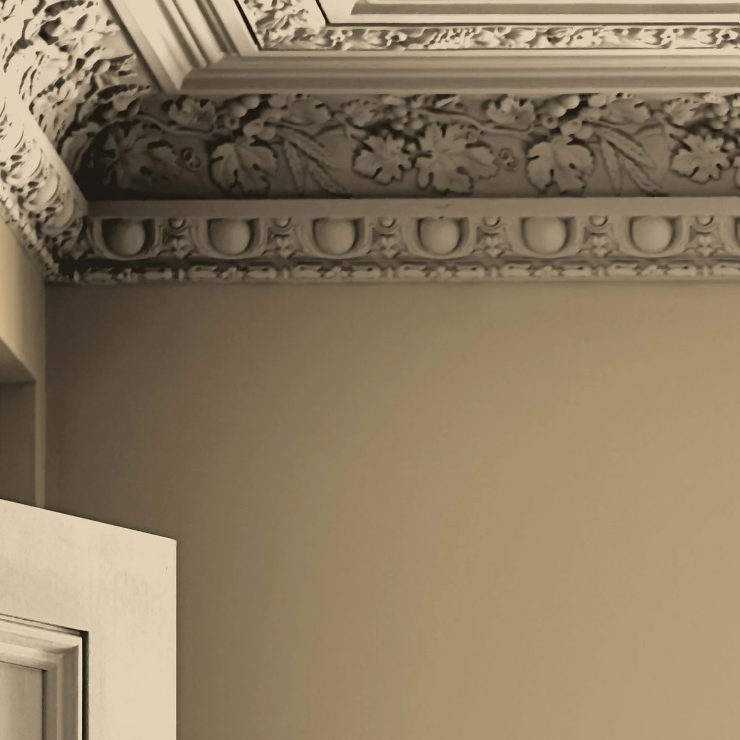 Laura Ashley Eggshell Paint Gold - 750ml 3 Laura Ashley Eggshell Paint Gold - 750ml - Image 3