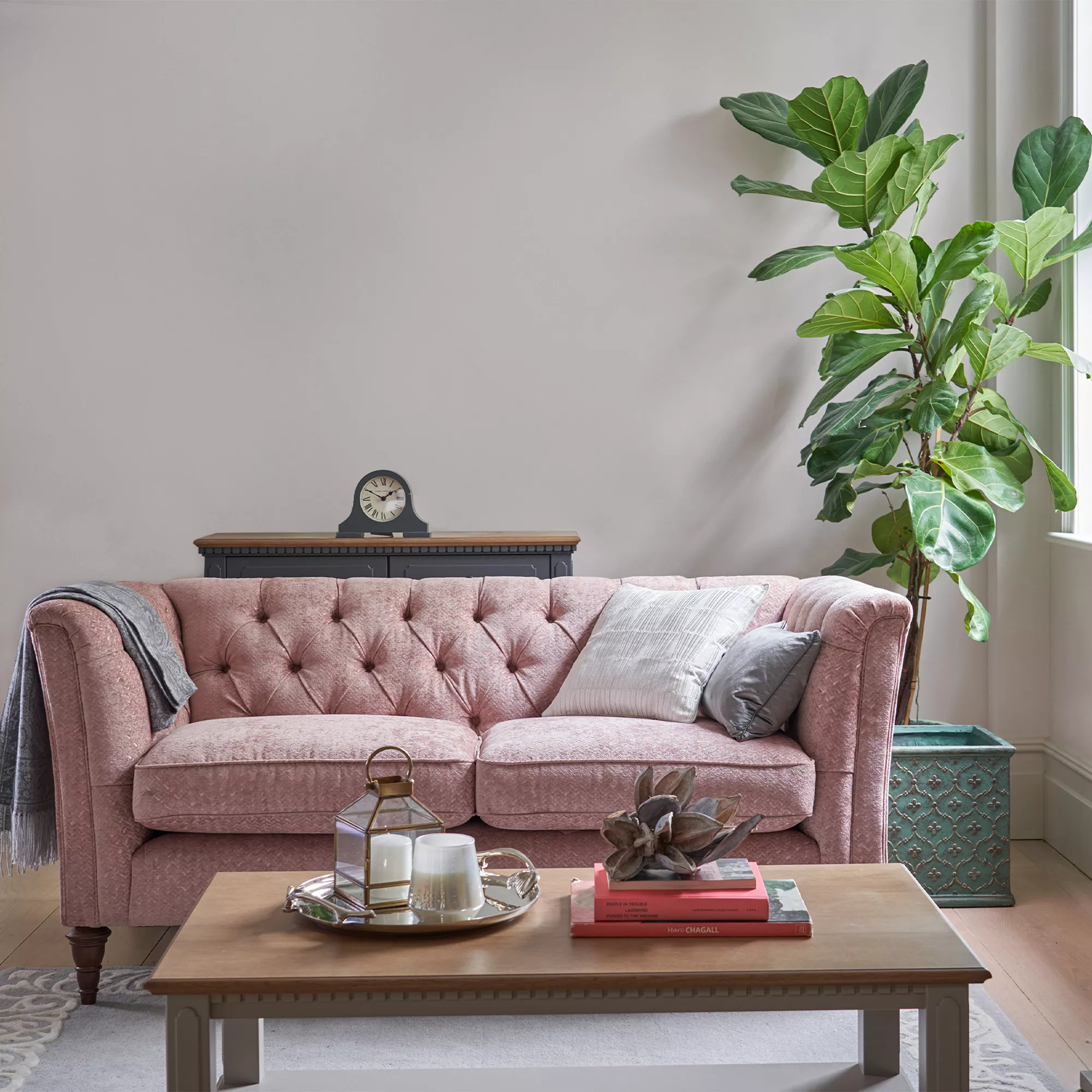 Laura Ashley Amethyst White Matt Emulsion Paint, 5L 5 Laura Ashley Amethyst White Matt Emulsion Paint, 5L - Image 5