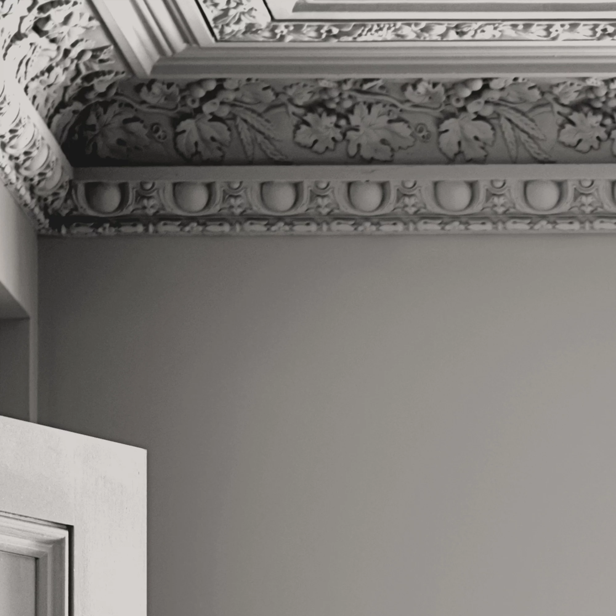 Laura Ashley Dark Dove Grey Eggshell Emulsion Paint, 750ml 2 Laura Ashley Dark Dove Grey Eggshell Emulsion Paint, 750ml - Image 2