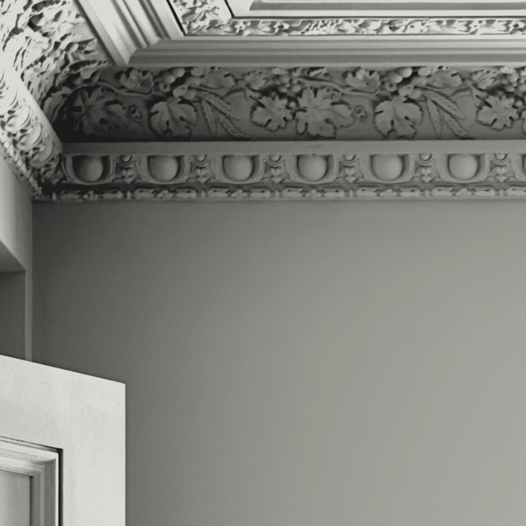 Laura Ashley Sage Leaf Eggshell Emulsion Paint, 750ml 2 Laura Ashley Sage Leaf Eggshell Emulsion Paint, 750ml - Image 2